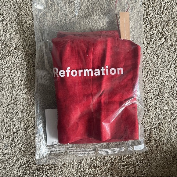 Grace Linen Two Piece - Picture 4 of 4